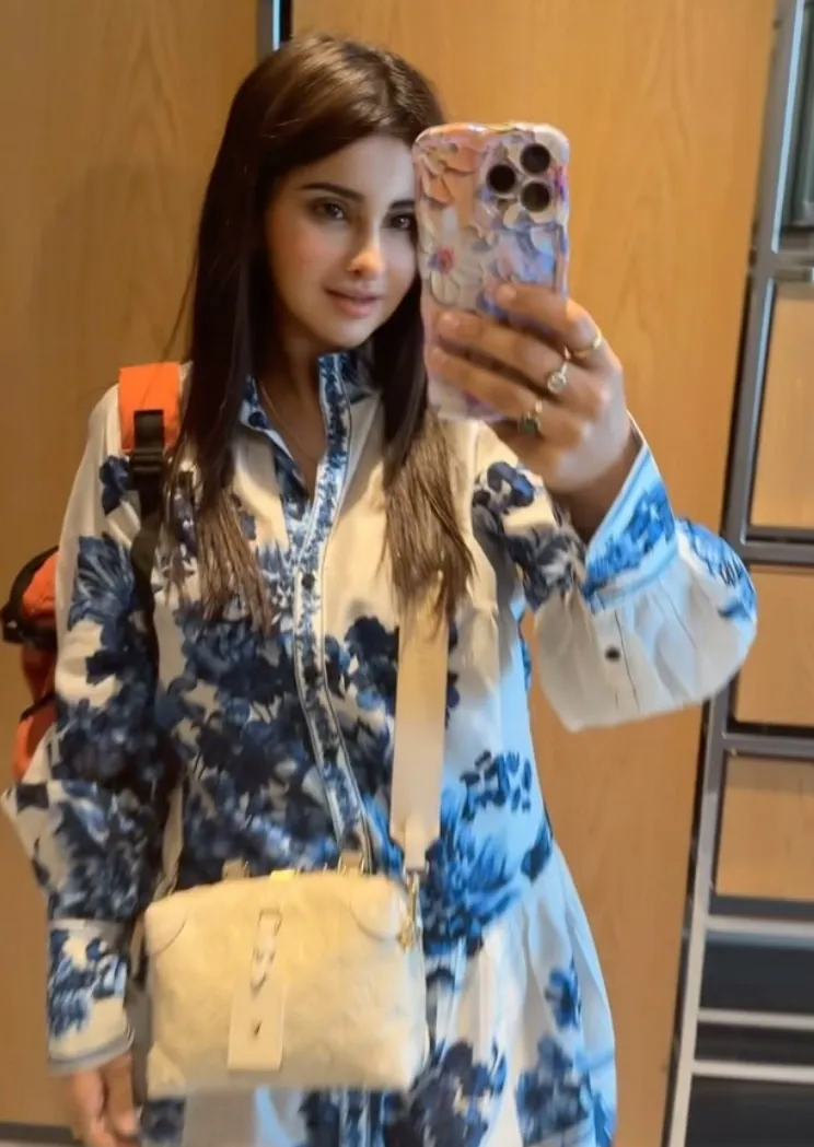 Supersexy Punjabi Babe Meeti Kalher Exclusive Oiled Up Massaging Big Dick And Riding