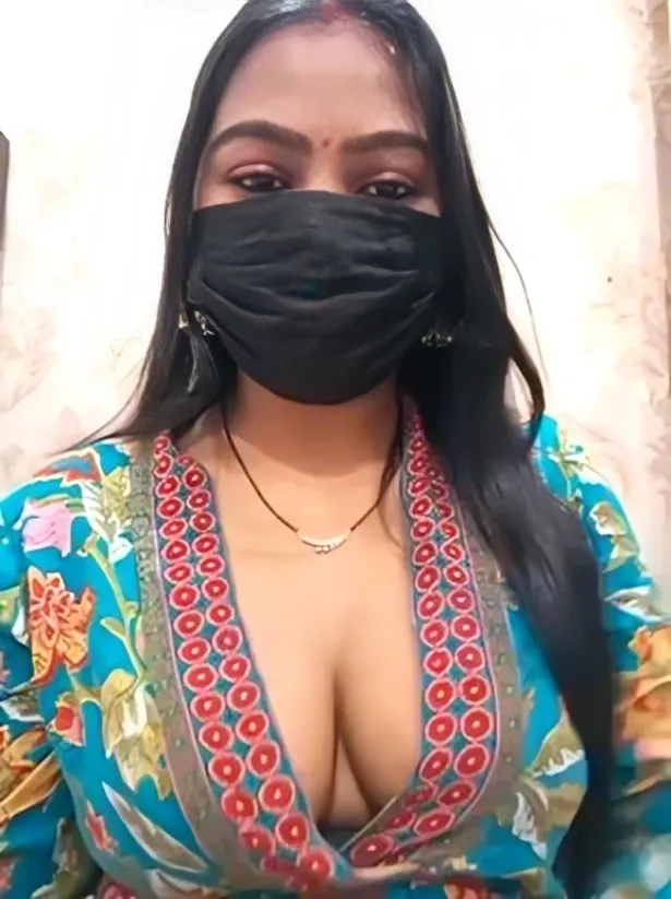Tamil Aunty Big Boobs Milk Show Live Cam Leaked MMS