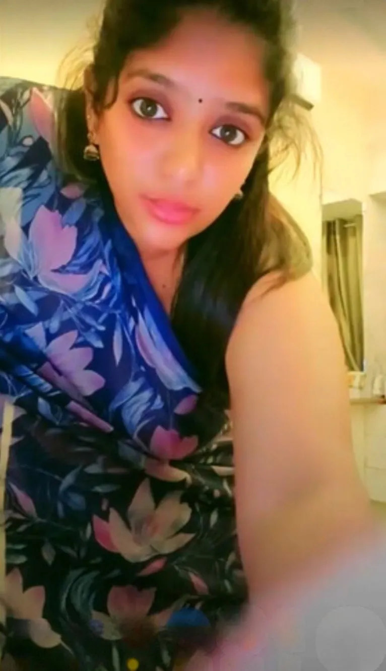 Telugu Milf Anu Live Teases Her Big Boobs And Shakes Phat Ass On Cam Show