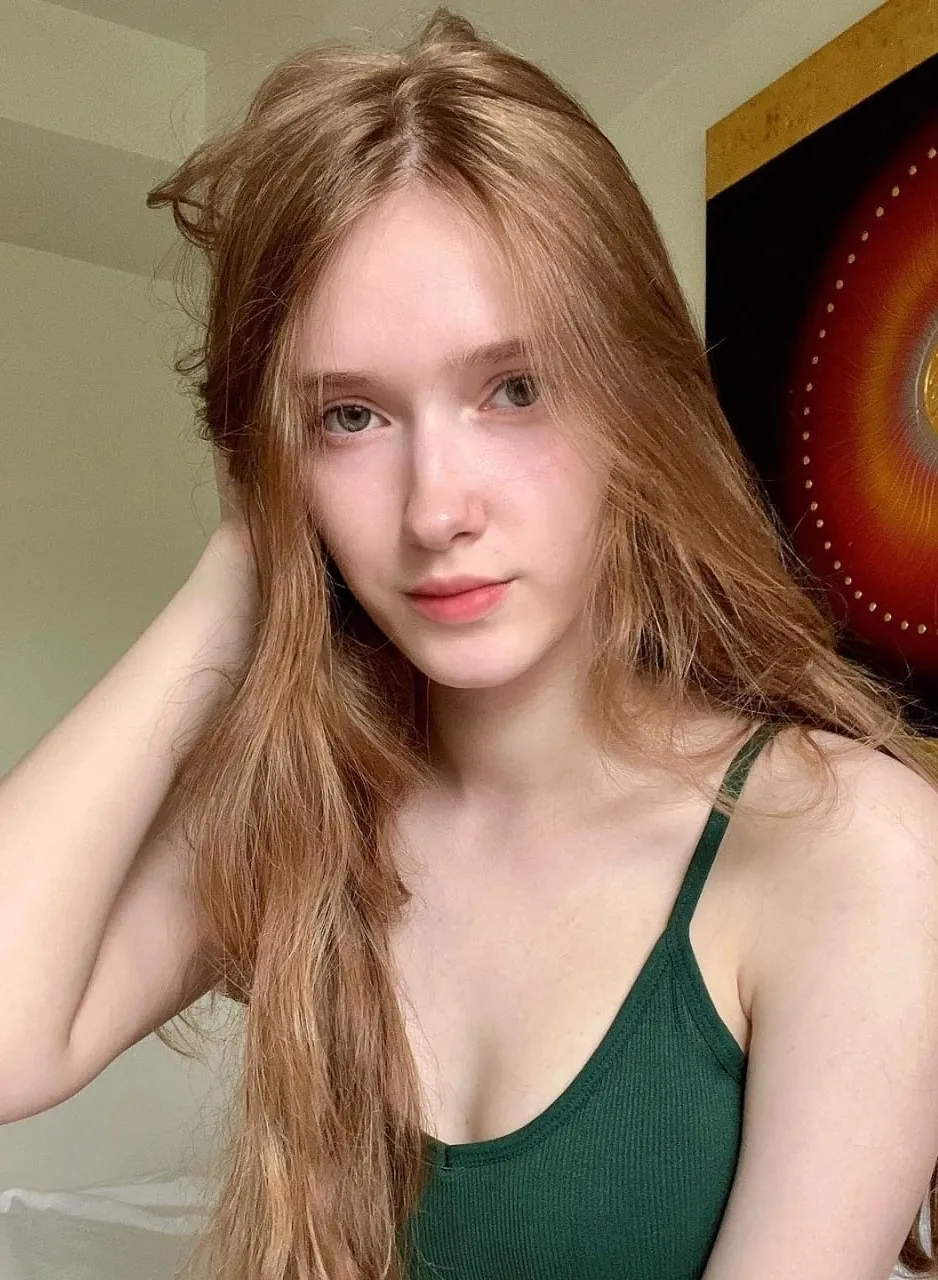 Horny Girlfriend Gives Intense Blowjob Before Her Tight Pussy Gets Fucked While She Moans Nude Sex Tape