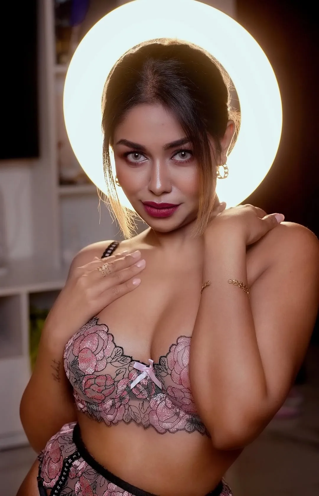 Instagram Model Survi Modal Nude Shower & Pussy Rub