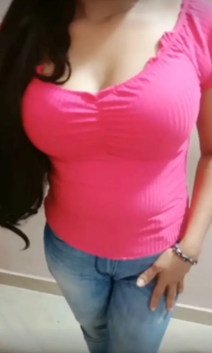 Mallu Girl Shruthi Gets Nude On Tango Cam Show Pinches Dark Nipples And Spreads Wide Pussy Hole Fingering