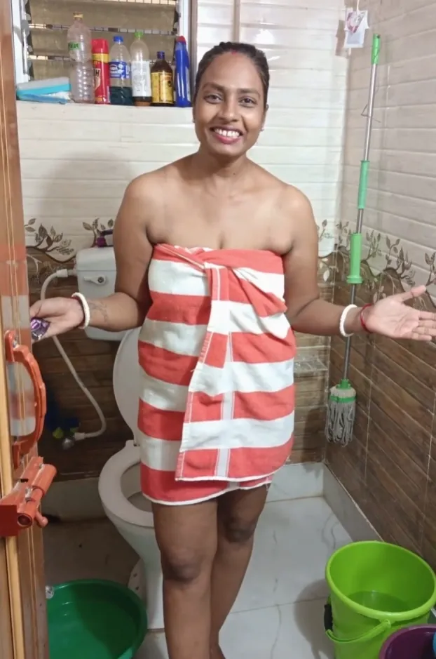 Mohini Bhabhi Gives The Ultimate Tease In The Shower