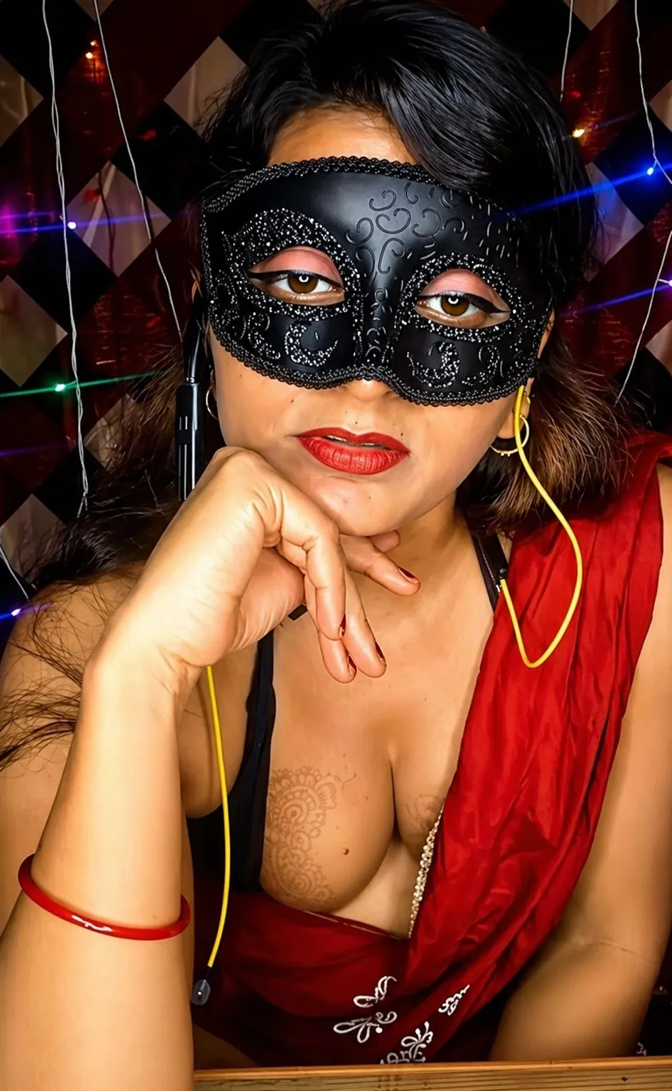Sexy Desi Aunty Pinches Her Nipples Hard And Rides Dildo Fully Nude For Fans