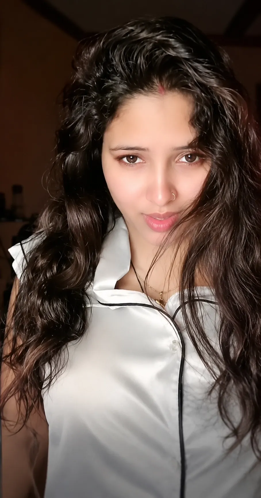 Gorgeous Hot Cam Babe Rubs Her Nude Boobs And Ass Live Show