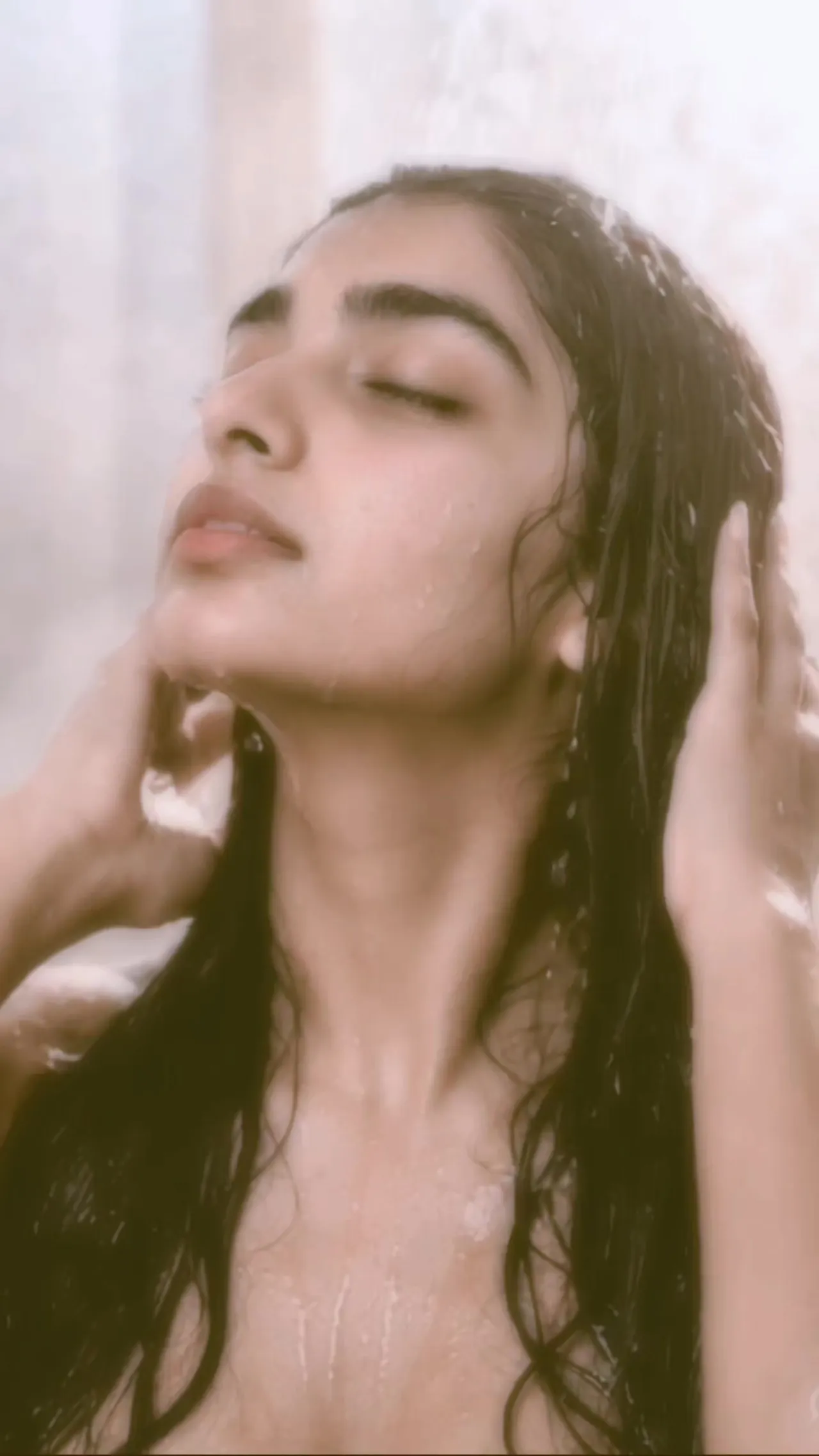Beautiful Sexy Model Hot Nude Shower Tease