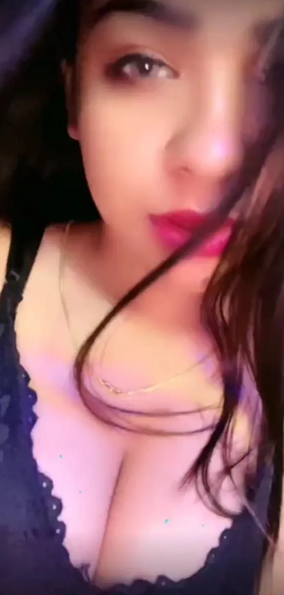 Beautiful Desi Girl With Big Boobs Her Tits Bounced And Pressed While Pussy Masturbating On Cam