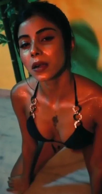Extremely Hot Model Wet Body Tease Rubs Her Pussy And Boobs
