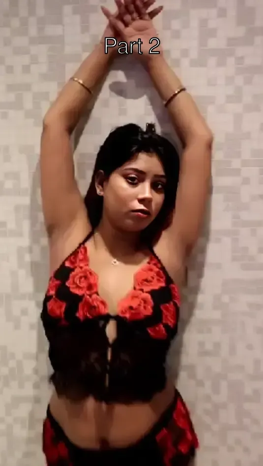 Horny Desi Sexy Girl Showing Her Big Boobs And Rubbing Her Pussy With Horny Moves And Danicng – Part 2