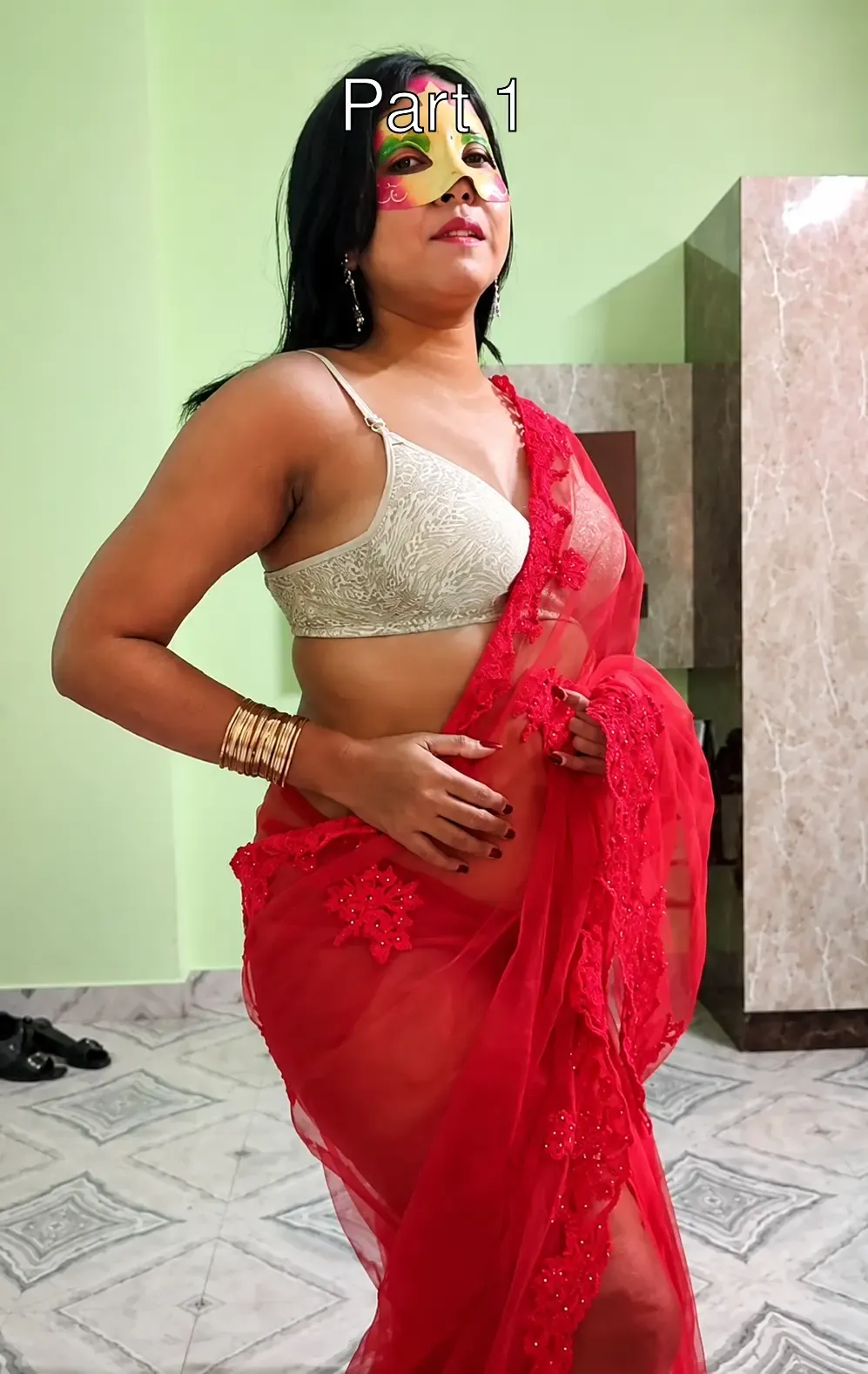 Hot Saree Bhabhi Gives Devar Incredible Blowjob Sucks a Hard Cock – Part 1