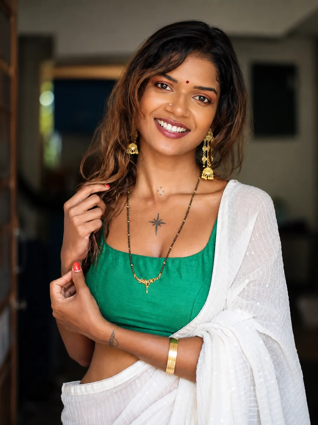 Khyatishree Strips Her Saree Slowly Teasing with Her Deep Cleavage Onlyfans Video