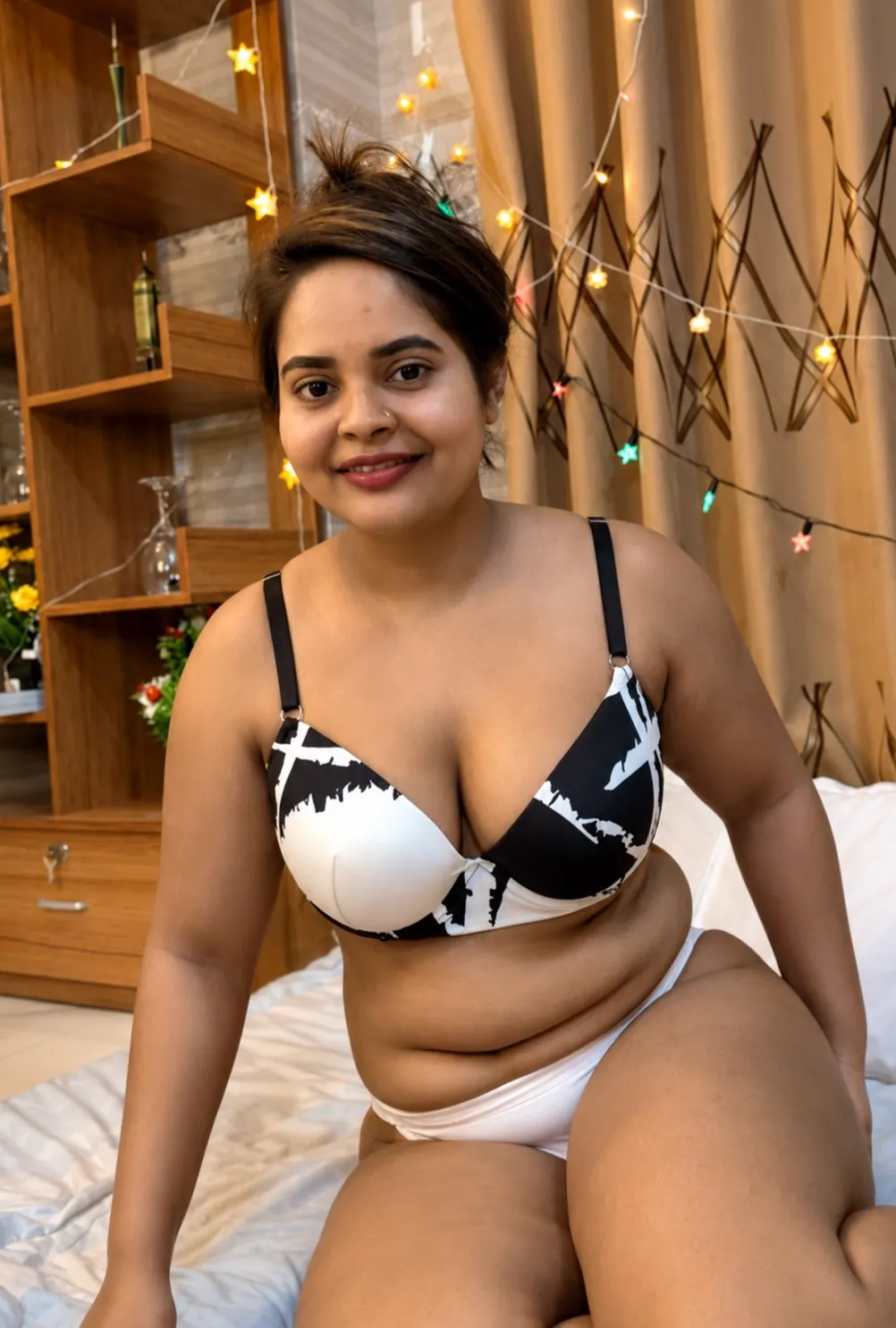 Payal Bhabhi Showing Her Spread Pussy and Teasing Ass Fully Nude Live
