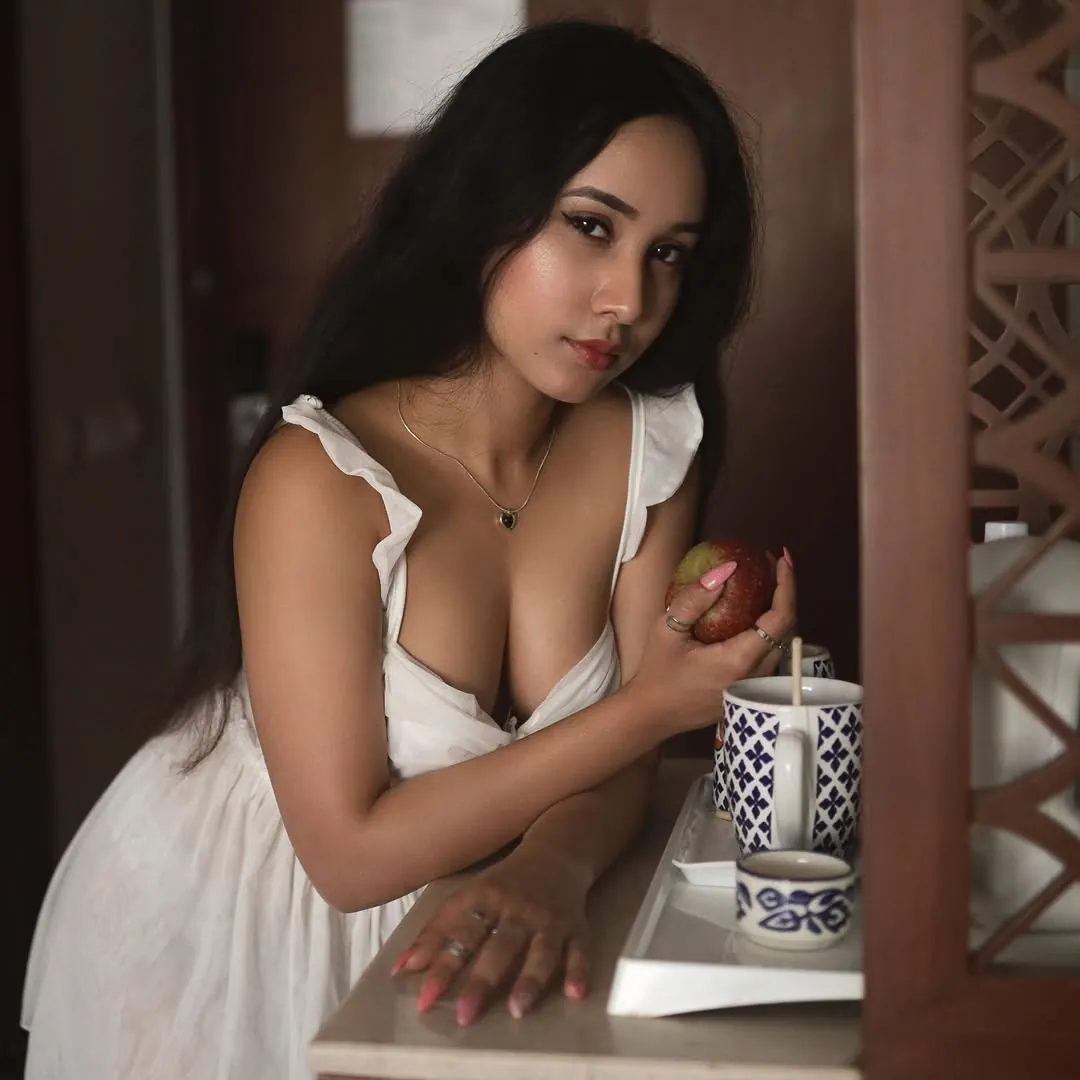 Famous Model Rima Dutta Fully Nude Teasing Her Fans in Hot Leaked Video